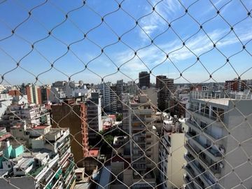 2 amb. con cochera, balcón y amenities