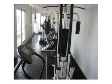 2 amb. con cochera, balcón y amenities