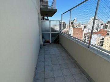 2 amb. con cochera, balcón y amenities