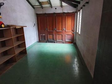 Casa con excelente ubicación (Bernal Centro)