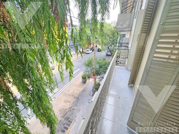 PALERMO: PH refaccionado a nuevo. Balcon y terraza propia. Sin expensas