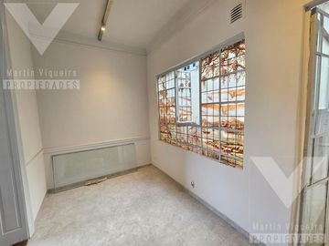 PALERMO: PH refaccionado a nuevo. Balcon y terraza propia. Sin expensas