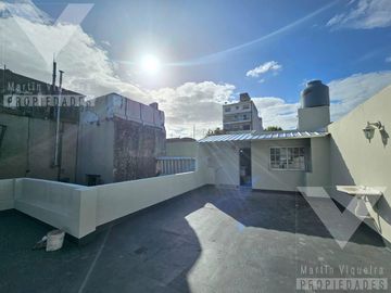 PALERMO: PH refaccionado a nuevo. Balcon y terraza propia. Sin expensas