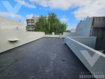 PALERMO: PH refaccionado a nuevo. Balcon y terraza propia. Sin expensas