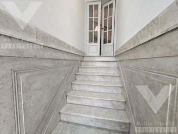 PALERMO: PH refaccionado a nuevo. Balcon y terraza propia. Sin expensas