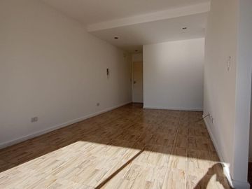 Venta; Departamento 2 Ambientes, Balcón, Villa Luro.