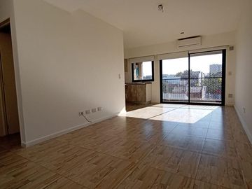 Venta; Departamento 2 Ambientes, Balcón, Villa Luro.
