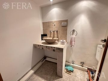 Venta de departamento de 2 ambientes con cochera en Barracas