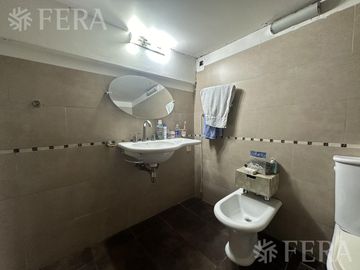 Venta de departamento de 2 ambientes con cochera en Barracas