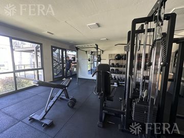 Venta de departamento de 2 ambientes con cochera en Barracas