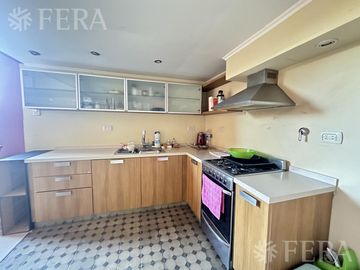 Venta de departamento de 2 ambientes con cochera en Barracas