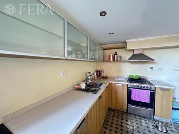 Venta de departamento de 2 ambientes con cochera en Barracas