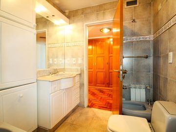 Amplio Dpto de 3 dorm -  Apto Credito! Piso alto con vista a plaza Colon