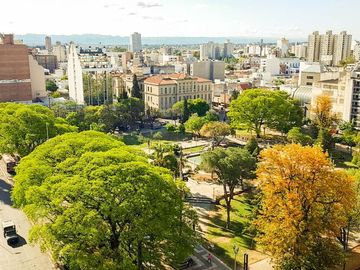 Amplio Dpto de 3 dorm -  Apto Credito! Piso alto con vista a plaza Colon