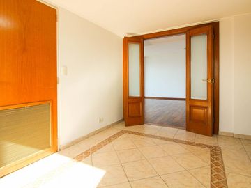 Amplio Dpto de 3 dorm -  Apto Credito! Piso alto con vista a plaza Colon