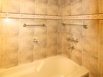 Amplio Dpto de 3 dorm -  Apto Credito! Piso alto con vista a plaza Colon