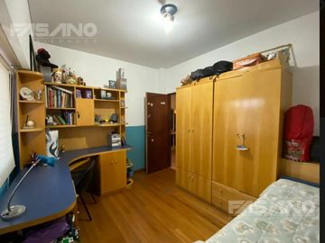 CHALET 5 AMB. EN ESQUINA EN VENTA - PALOMAR