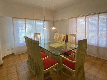 CHALET 5 AMB. EN ESQUINA EN VENTA - PALOMAR
