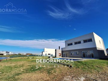Casa en  Venta en barrio-el canton -al agua-zona norte -a la laguna-escobar
