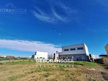 Casa en  Venta en barrio-el canton -al agua-zona norte -a la laguna-escobar
