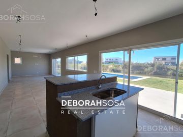 Casa en  Venta en barrio-el canton -al agua-zona norte -a la laguna-escobar