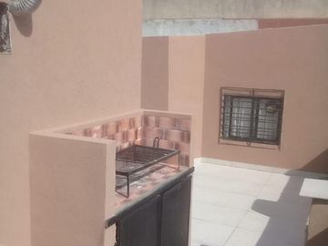 Prox. Av. Maipú. ** Antiguo 4 amb. RECICLADO