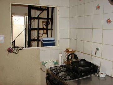 Prox. Av. Maipú. ** Antiguo 4 amb. RECICLADO
