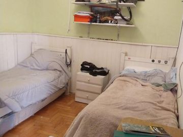 Prox. Av. Maipú. ** Antiguo 4 amb. RECICLADO