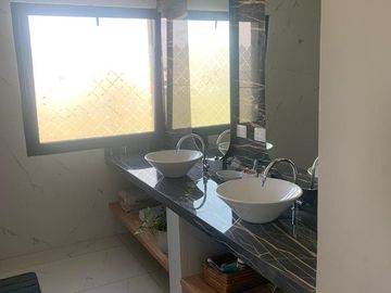 CASA EN VENTA 6AMB - C/ PILETA -  LAGOS DE CANNING 1