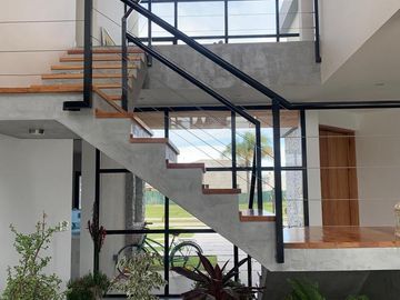 CASA EN VENTA 6AMB - C/ PILETA -  LAGOS DE CANNING 1