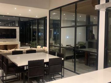 CASA EN VENTA 6AMB - C/ PILETA -  LAGOS DE CANNING 1