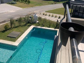 CASA EN VENTA 6AMB - C/ PILETA -  LAGOS DE CANNING 1