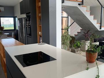 CASA EN VENTA 6AMB - C/ PILETA -  LAGOS DE CANNING 1