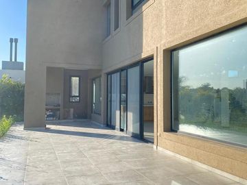 Casa en venta 4 Ambientes - El  Cantón
