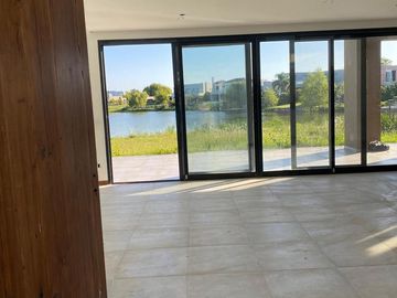 Casa en venta 4 Ambientes - El  Cantón