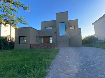 Casa en venta 4 Ambientes - El  Cantón