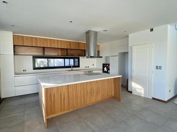 Casa en venta 4 Ambientes - El  Cantón