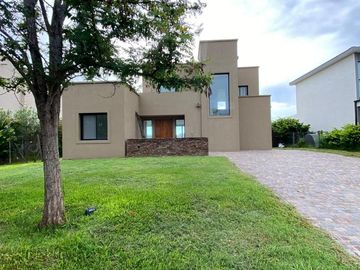 Casa en venta 4 Ambientes - El  Cantón
