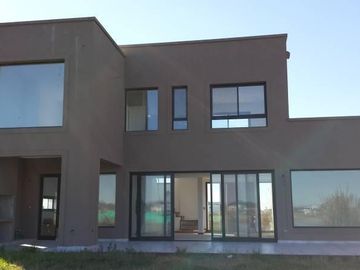 Casa en venta 4 Ambientes - El  Cantón