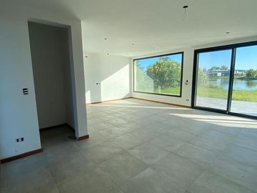 Casa en venta 4 Ambientes - El  Cantón