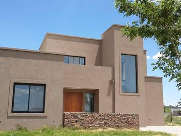 Casa en venta 4 Ambientes - El  Cantón