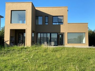 Casa en venta 4 Ambientes - El  Cantón