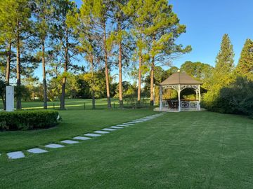 Casa en Mayling Club De Campo-lote al golf-Lorena Ciccone Real Estate