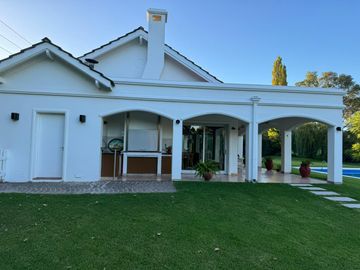 Casa en Mayling Club De Campo-lote al golf-Lorena Ciccone Real Estate