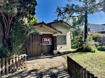Casa a refaccionar - 4 ambientes - Terreno 500 mts
