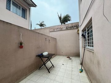 Departamento PH tres ambientes planta baja con cochera en Venta en Bernal