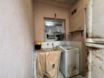 Departamento PH tres ambientes planta baja con cochera en Venta en Bernal