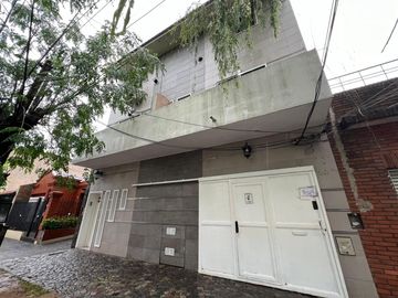 Departamento PH tres ambientes planta baja con cochera en Venta en Bernal