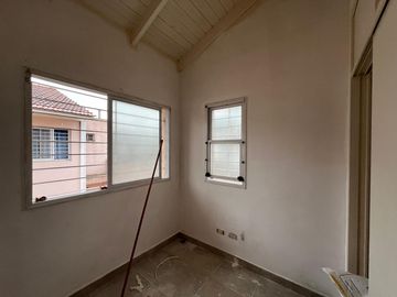 Departamento PH tres ambientes planta baja con cochera en Venta en Bernal