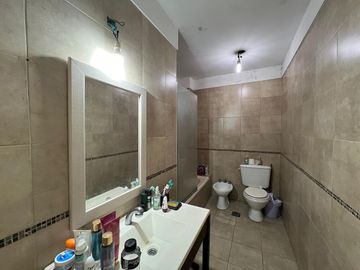 Departamento PH tres ambientes planta baja con cochera en Venta en Bernal